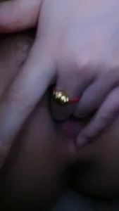 肥美骚逼自拍勾引我