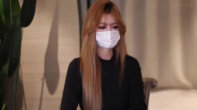 穿着性感骚包的透视装诱惑